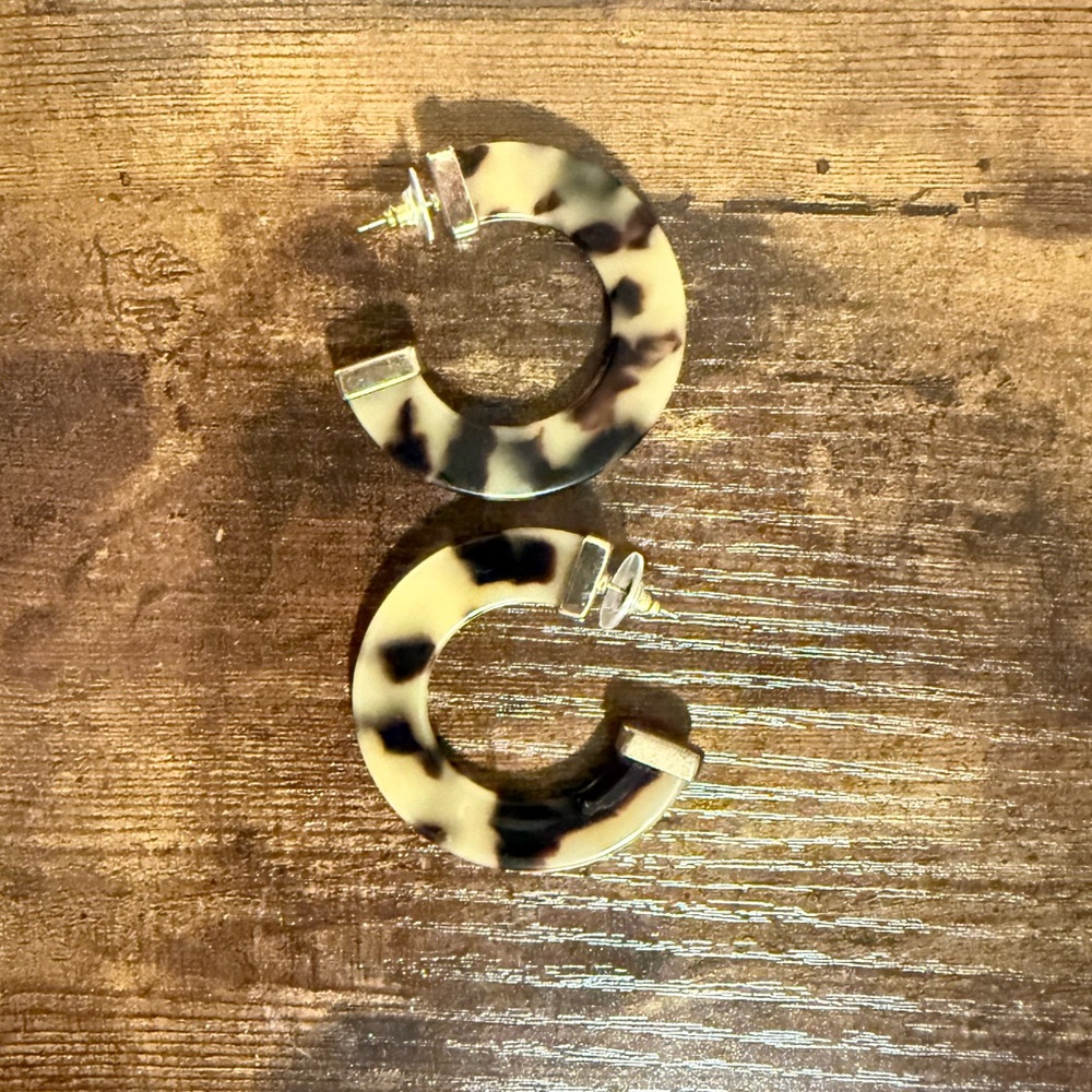 Tortoiseshell Hoop Earrings with Gold Accents